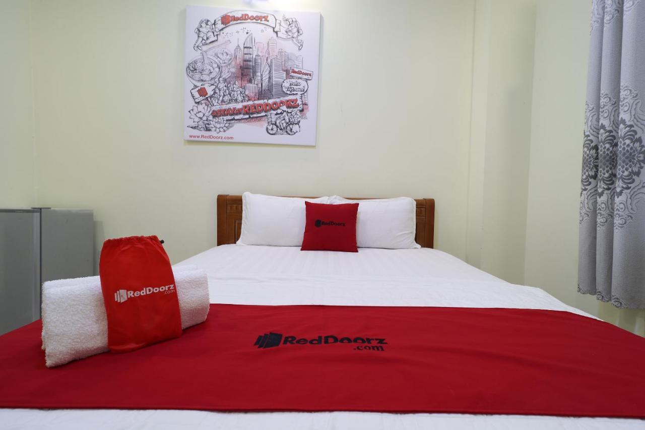 Reddoorz Plus @ Dong Den Street Hotel Хошимин Екстериор снимка