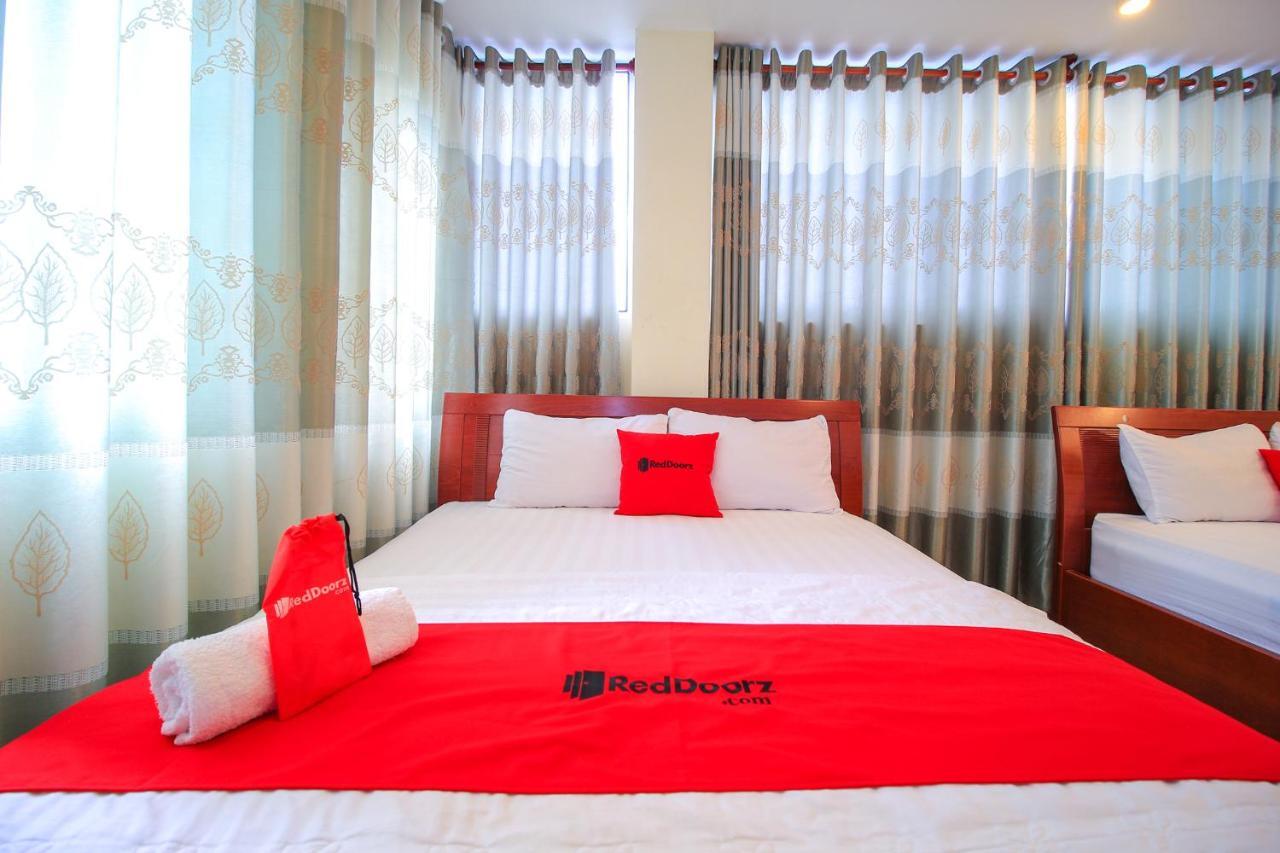 Reddoorz Plus @ Dong Den Street Hotel Хошимин Екстериор снимка
