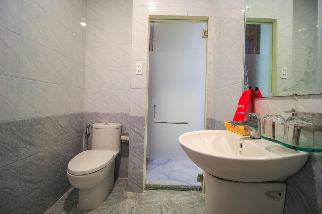 Reddoorz Plus @ Dong Den Street Hotel Хошимин Екстериор снимка