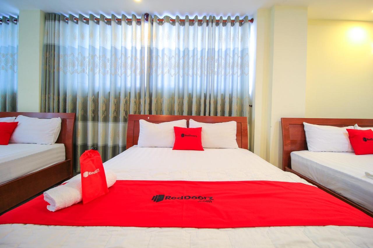 Reddoorz Plus @ Dong Den Street Hotel Хошимин Екстериор снимка