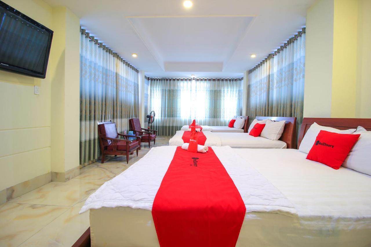 Reddoorz Plus @ Dong Den Street Hotel Хошимин Екстериор снимка
