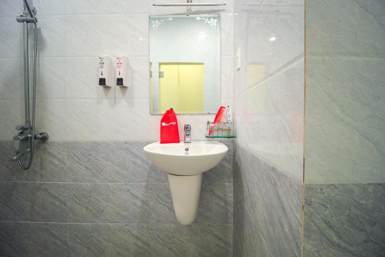 Reddoorz Plus @ Dong Den Street Hotel Хошимин Екстериор снимка