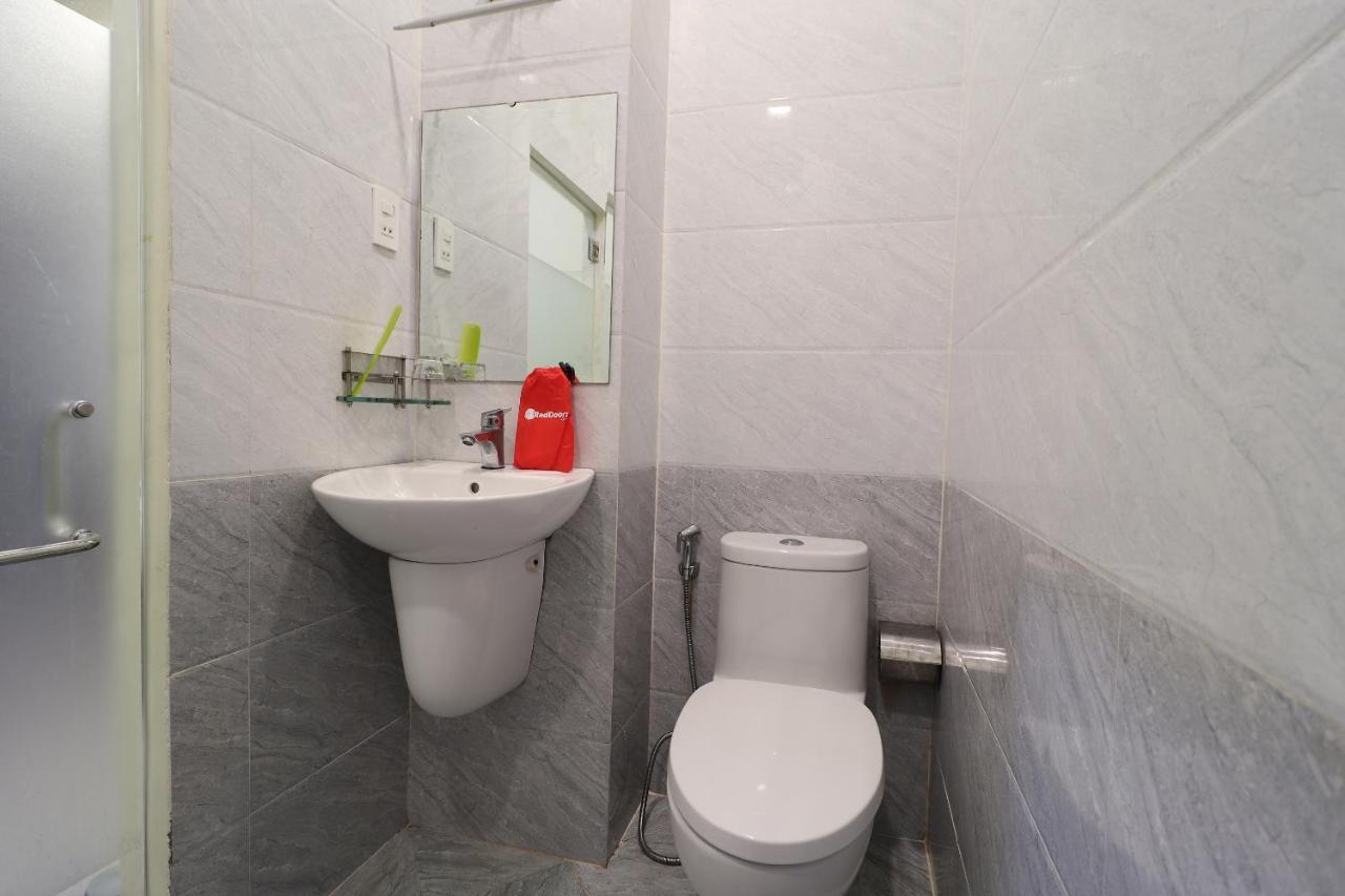 Reddoorz Plus @ Dong Den Street Hotel Хошимин Екстериор снимка