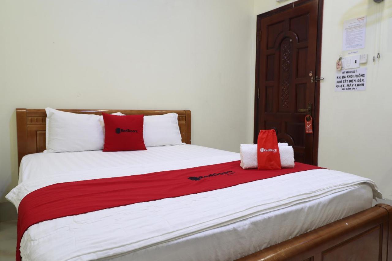Reddoorz Plus @ Dong Den Street Hotel Хошимин Екстериор снимка
