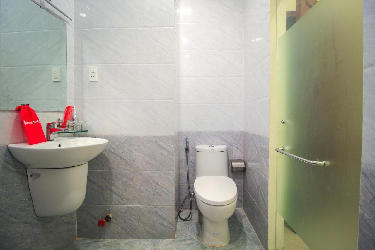 Reddoorz Plus @ Dong Den Street Hotel Хошимин Екстериор снимка