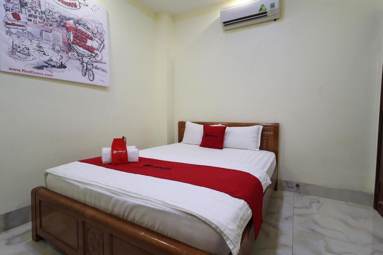 Reddoorz Plus @ Dong Den Street Hotel Хошимин Екстериор снимка